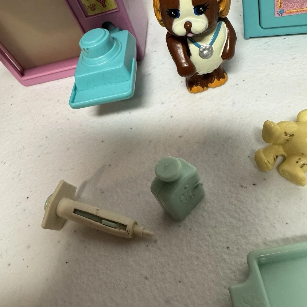 Vintage 1993 Kenner Littlest Pet Shop‎ Care Center Vet Hospital LPS VTG Set Lot
